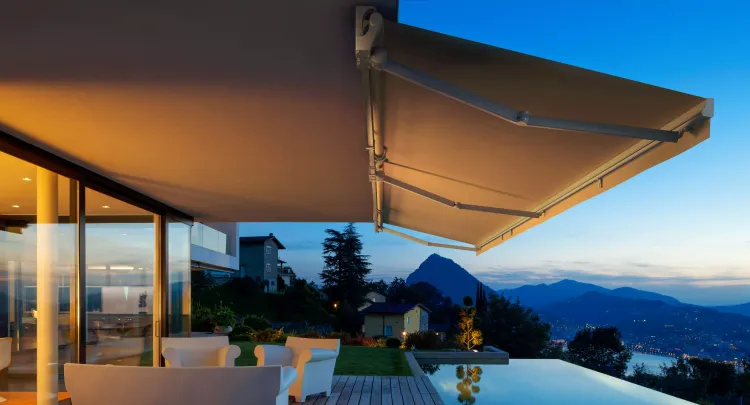 Brasilia Athena Retractable Awning